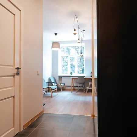 Апартаменти Comfort At Hanzas Residence, Near Cafes, Bars, Museums & Esplanade Рига