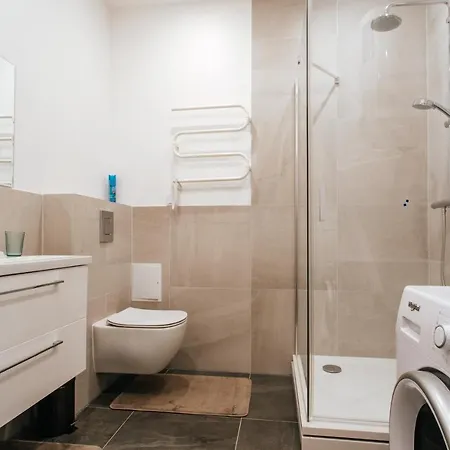 Comfort At Hanzas Residence, Near Cafes, Bars, Museums & Esplanade Апартаменти Рига
