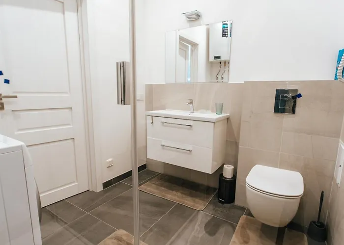 Comfort At Hanzas Residence, Near Cafes, Bars, Museums & Esplanade Riga