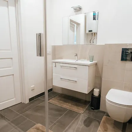 Comfort At Hanzas Residence, Near Cafes, Bars, Museums & Esplanade リガ
