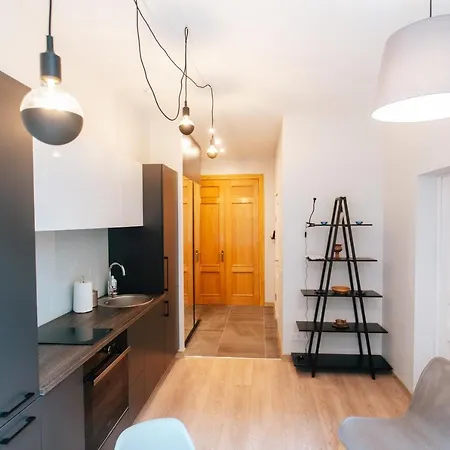 Comfort At Hanzas Residence, Near Cafes, Bars, Museums & Esplanade *